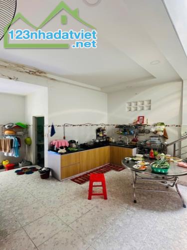 [H2685*] Nhà 2 Tầng Diện Tích Khủng 180m2 Sát Chợ Cầu - Giá 9.x Tỷ - 1