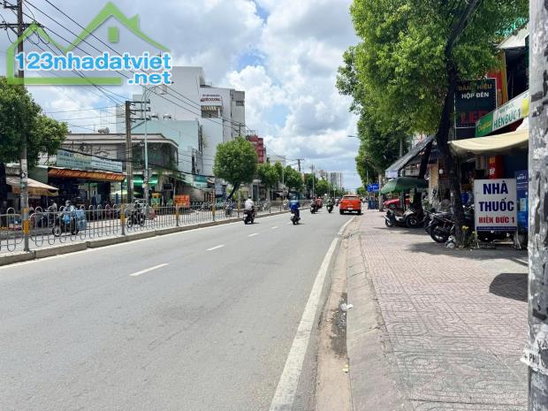 Bán Nhà 2 Mặt tiền Lê Văn Quới -  gần Hòa Bình, DT: 4,8 x19m, 2 Tầng, chỉ  14,5 tỷ - 1