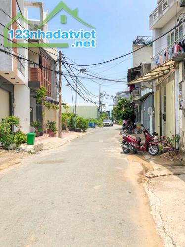 BÁN NHÀ KHU TÊN LỬA 66M2 ĐƯỜNG Ô TÔ DÒNG TIỀN TỐT NHIK NHẸ 5 TỶ