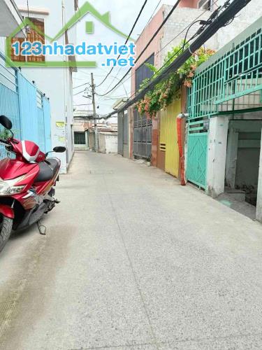 BÁN ĐẤT TẶNG NHÀ - 109M2 NGANG 5M BỀ THẾ - KHU HIỆN HỮU - PHẠM THẾ HIỂN - CHỈ NHỈNH 5 TY