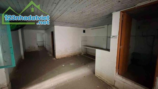 BÁN ĐẤT TẶNG NHÀ - 109M2 NGANG 5M BỀ THẾ - KHU HIỆN HỮU - PHẠM THẾ HIỂN - CHỈ NHỈNH 5 TY - 2