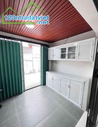 Bán nhà Q.8 cách 4 căn nhà ra mặt t.i.ề.n đường. - 2