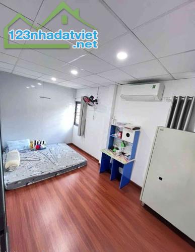 Bán nhà Q.8 cách 4 căn nhà ra mặt t.i.ề.n đường. - 9