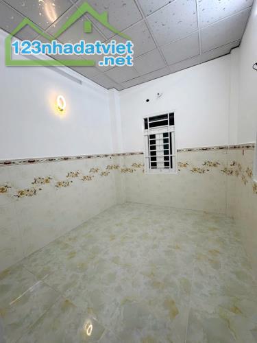 Nhà mới góc 2 tầng mặt tiền chợ Trần Văn Thành P8Q8. Giá: 5.39 tỷ - 2