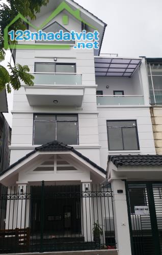 Cho thuê biệt thự Geleximco Lê Trọng Tấn, 200m2, 4 tầng, thang máy