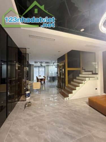 Cho thuê biệt thự Geleximco Lê Trọng Tấn, 200m2, 4 tầng, thang máy - 1