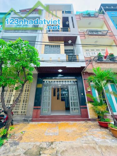 Nhà mặt tiền nội bộ khu VIP Bông Sao P5Q8
