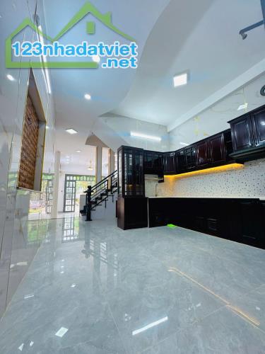 Nhà mặt tiền nội bộ khu VIP Bông Sao P5Q8 - 3