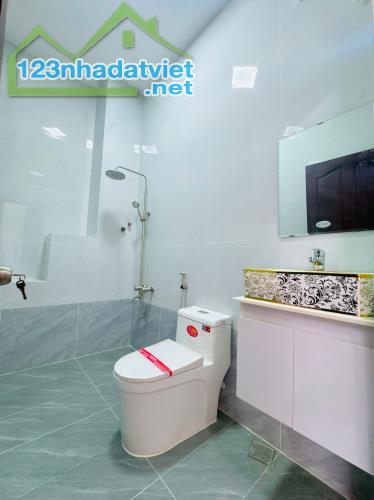 Nhà mặt tiền nội bộ khu VIP Bông Sao P5Q8 - 4