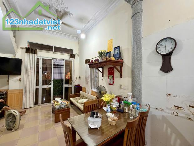 CHO THUÊ NHÀ RIÊNG ĐẸP 50M2 FULL NỘI THẤT TẠI SỐ 15 NGÕ 58 ĐƯỜNG LÁNG, PHƯỜNG THỊNH