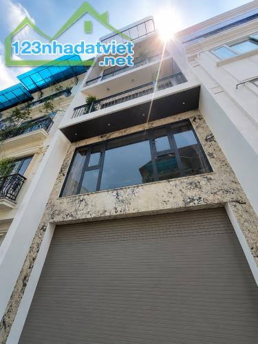 Bán nhà Lâm Du,Bồ Đề 7 tầng,83m,mt5.4m oto tránh nhỉnh 27 tỷ