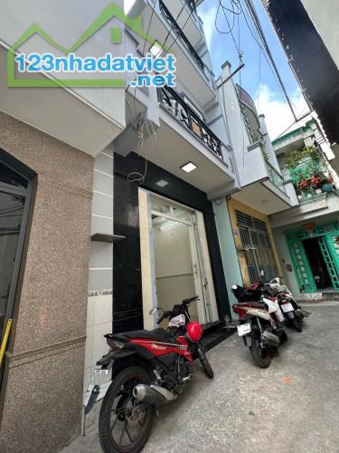 🔥22M² NHƯNG XÂY ĐƯỢC TẬN 4 TẦNG BTCT – 5PN – GIÁ ĐANG RẤT TỐT 🌺