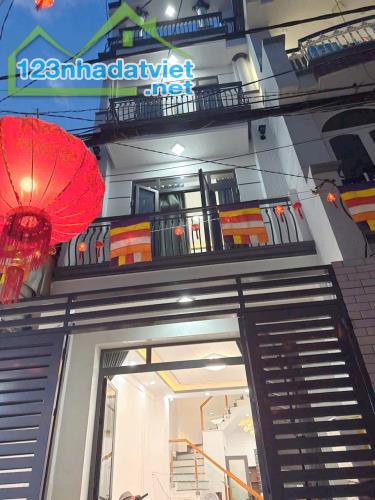 Nhà 2lầu/ST Âu Dương Lân P3Q8 P.Chánh Hưng