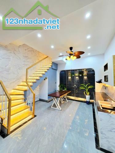 Bán Nhà 4 Tầng Mới - Long Trường Gần Vinhomes Quận 9. Giá 5.X Tỷ - 1