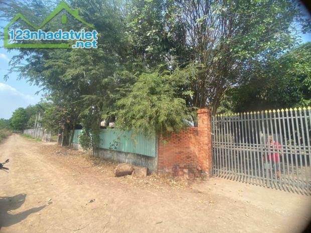 Bán nhà vườn xã Phú Hòa Đông tdt 1500m2 chưa thổ giá 3,8 tỷ