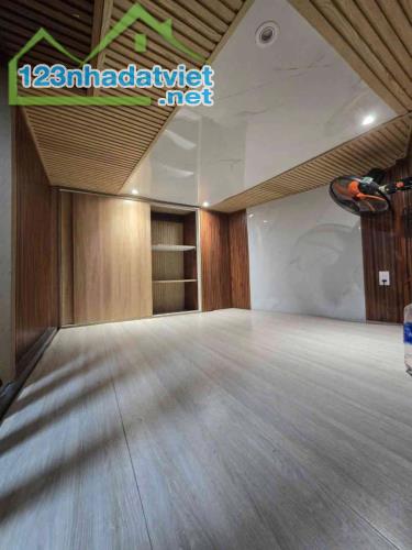 QUẬN 10 – 4 TỶ – SƯ VẠN HẠNH – 4 TẦNG – 3 PHÒNG NGỦ – CÓ SÂN THƯỢNG - 3
