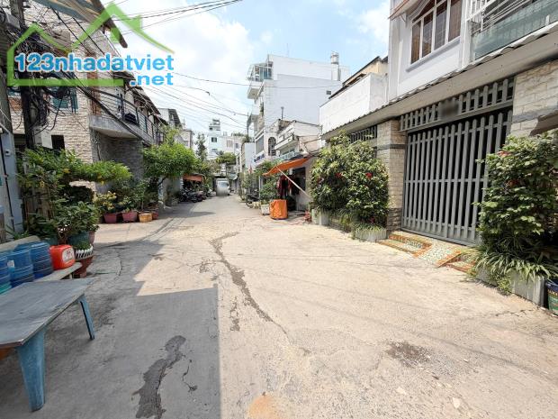 Nhà diện tích khủng oto qua lại khu Phạm Thế Hiển P4Q8