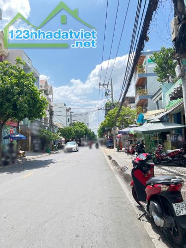 Nhà mới 4 tầng mặt tiền Âu Dương Lân P. Chánh Hưng. Giá 22 tỷ - 2