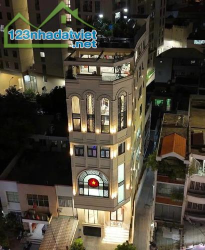 Bán tòa nhà văn phòng 2 mặt tiền khu vực Lê Quang Định giá 70 tỷ