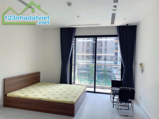 Chính chủ cần bán căn hộ studio Beverly Vinhome Grand Park giá 2.2 tỷ sổ hồng riêng - 1