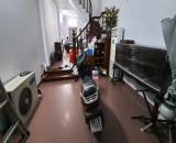 Nhà Quận 3 trung tâm, diện tích rộng, 68m2, chỉ 6.8 tỷ