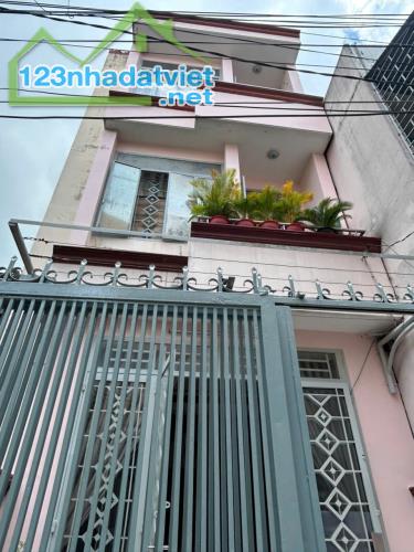 Bán nhà Trần Quốc Tuấn, P.1, Gò Vấp: 4 x 11, giá 5,2 tỷ.