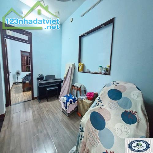 Nhà Phước Long. Gần CĐ Công Thương, 2 tầng với 120m² mà chỉ có 13 đồng hơn.... - 3