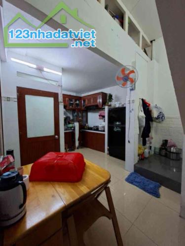 [O2724*] Sát BV 175, Ngang 4.3m Nở Hậu, Sân Đỗ Ô Tô, Giá Chỉ 8.x Tỷ - 1
