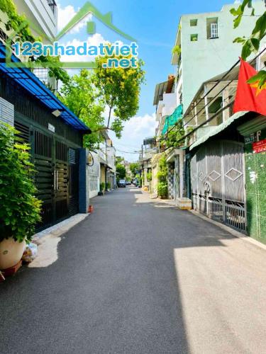 [O2724*] Sát BV 175, Ngang 4.3m Nở Hậu, Sân Đỗ Ô Tô, Giá Chỉ 8.x Tỷ - 3