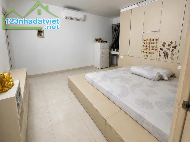 Cho thuê chung cư South Tower 15 Ngọc Hồi, 75m, 2 Pn full đồ 8 triệu, ở ngay