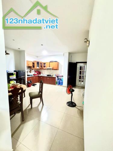 CẦN SHRE  PHÒNG TRONG CĂN HỘ CHUNG CƯ – LUỸ BÁN BÍCH, PHƯỜNG PHÚ THỌ HÒA, TP. HỒ CHÍ MINH