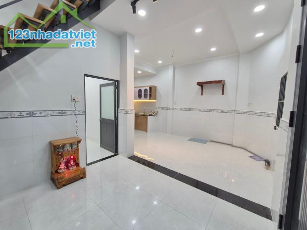 BÁN NHÀ GẦN HẺM XE HƠI - LƯU QUÝ KỲ, HƯNG PHÚ QUẬN 8 -3PN - NHỈNH 4 TỶ- LH 0784968131