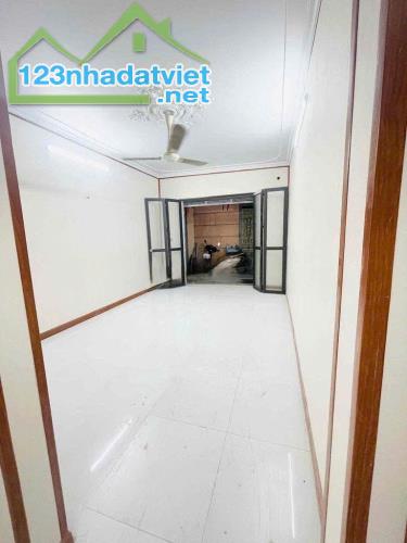 Cho thuê nhà ngõ ba gác phố Linh Quang, Đống Đa, 40m x 2 tầng, giá 8tr/tháng - 2