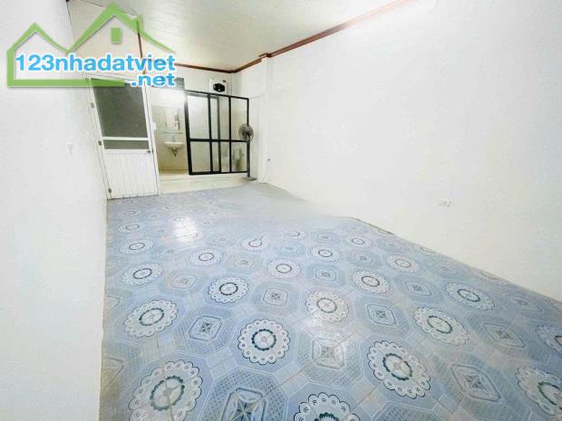 Cho thuê nhà ngõ ba gác phố Linh Quang, Đống Đa, 40m x 2 tầng, giá 8tr/tháng - 3