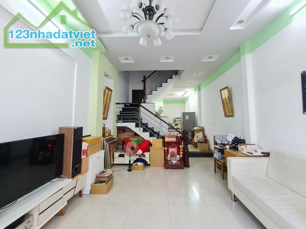 O2742  Nhà 4 tầng hẻm ô tô né Dương Quảng Hàm Gò Vấp 10.x tỷ