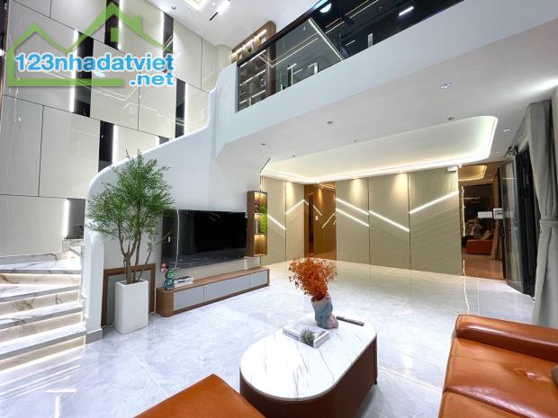 HẺM XE HƠI, NHÀ ĐẸP 5 TẦNG, 44m2, TẶNG FULL NỘI THẤT, CHỈ 7x...