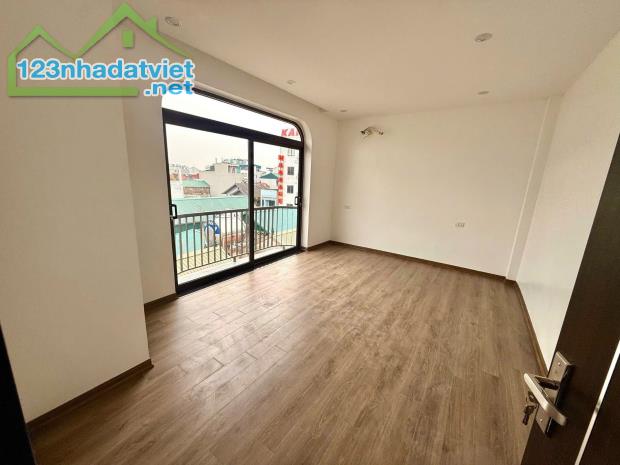 SIÊU PHẨM GIANG BIÊN - 35M2 - 6 TẦNG - KHÔNG GIAN SỐNG THỜI THƯỢNG - 2 BƯỚC RA PHỐ - 8 TỶ - 2