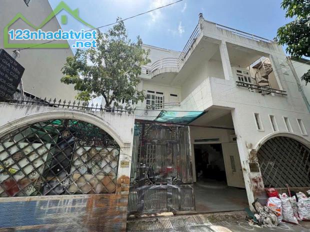 Bán nhà 496/ Dương Quảng Hàm, P.6, Gò  Vấp: 12 x 13, giá 18,9 tỷ.