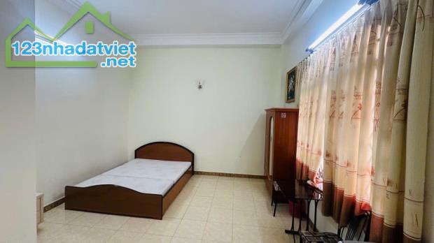 Kề hẻm xe hơi, DT 96m2, Âu Dương Lân, 8,3 tỷ, nhà đẹp 3 tầng, 6PN - 4