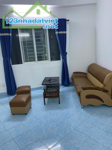 Cần cho thuê Căn hộ 203 Nguyễn Trãi Quận 1, DT : 50m2, 1PN,  Giá : 9 tr/th, Có Nội thất
