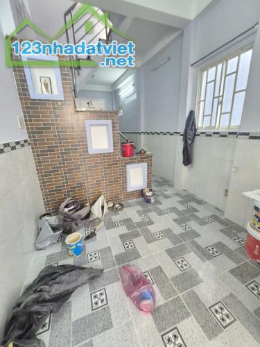 Nhà 2lầu/ST hẻm Hưng Phú P9Q8 P.Chánh Hưng
