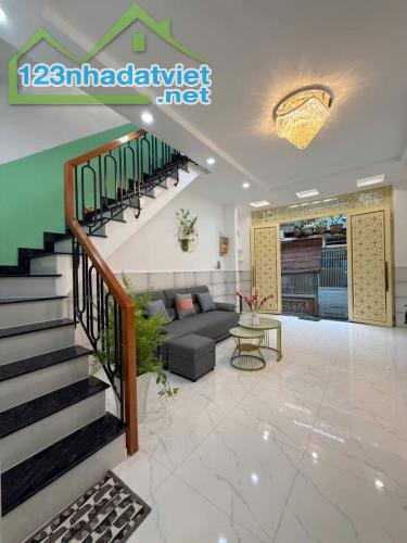 Nhà mới 3 tầng hẻm 337 Đường Ba Đình P8Q8. Giá 3.98 tỷ TL - 2