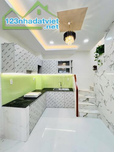 NHÀ MỚI ĐẸP 4 TẦNG BÌNH ĐÔNG QUẬN 8 KHÔNG LG KHÔNG QH NHIK 4 TỶ - 1