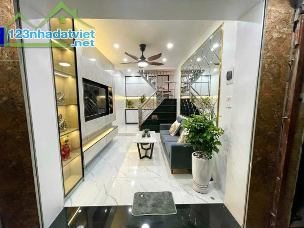 TRUNG TÂM ĐỐNG ĐA – FULL NỘI THẤT – HƠN 5 TỶ