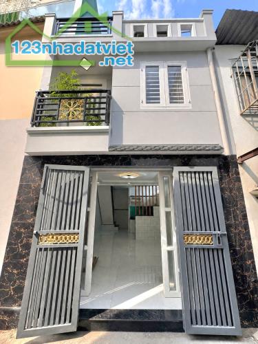 🏡 NHÀ GẦN CHỢ GÒ XOÀI – CÁCH MẶT TIỀN 1 CĂN – 2PN – HẺM 4M – CHỈ 3.85 TỶ