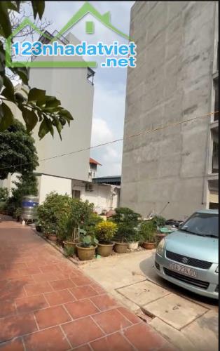 Đất Ngọc Thụy - Long Biên | 50m² | Lô góc nở hậu | Ô tô vào đất