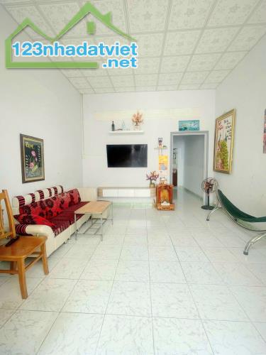 Bán gấp căn nhà cấp 4, SHR, 71,8m2, Xã Phước Vĩnh An, Giá 750 Triệu. - 1