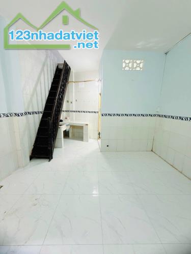 Bán Nhà Quận 1, Đỗ Quang Đẩu, Trệt 2 Lầu BTCT, KQHLG