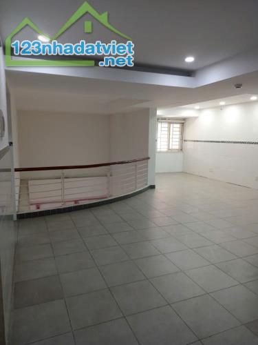 SHOPHOUSE 3 MẶT TIỀN, 160M2, CHỈ 6.35T CHUNG CƯ TDH TRƯỜNG THỌ THỦ ĐỨC - 3