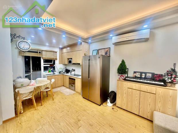 Bán căn hộ 68m² 2PN full nội thất cao cấp, ban công thoáng mát - 1